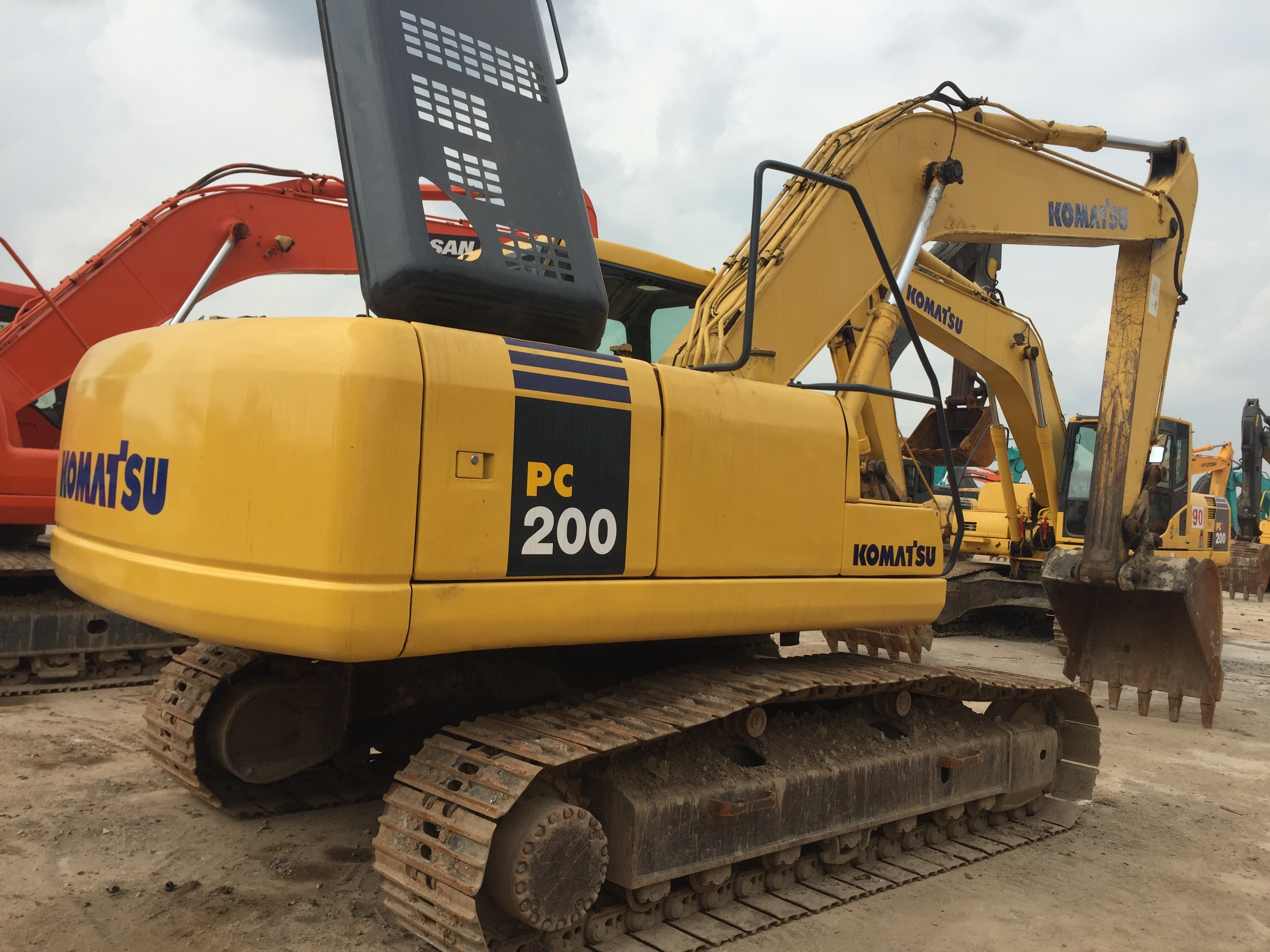 Komatsu PC200-6 PC200-7 PC200-8 Used Japanese 20 ton Hydraulic Track Digger Excavator