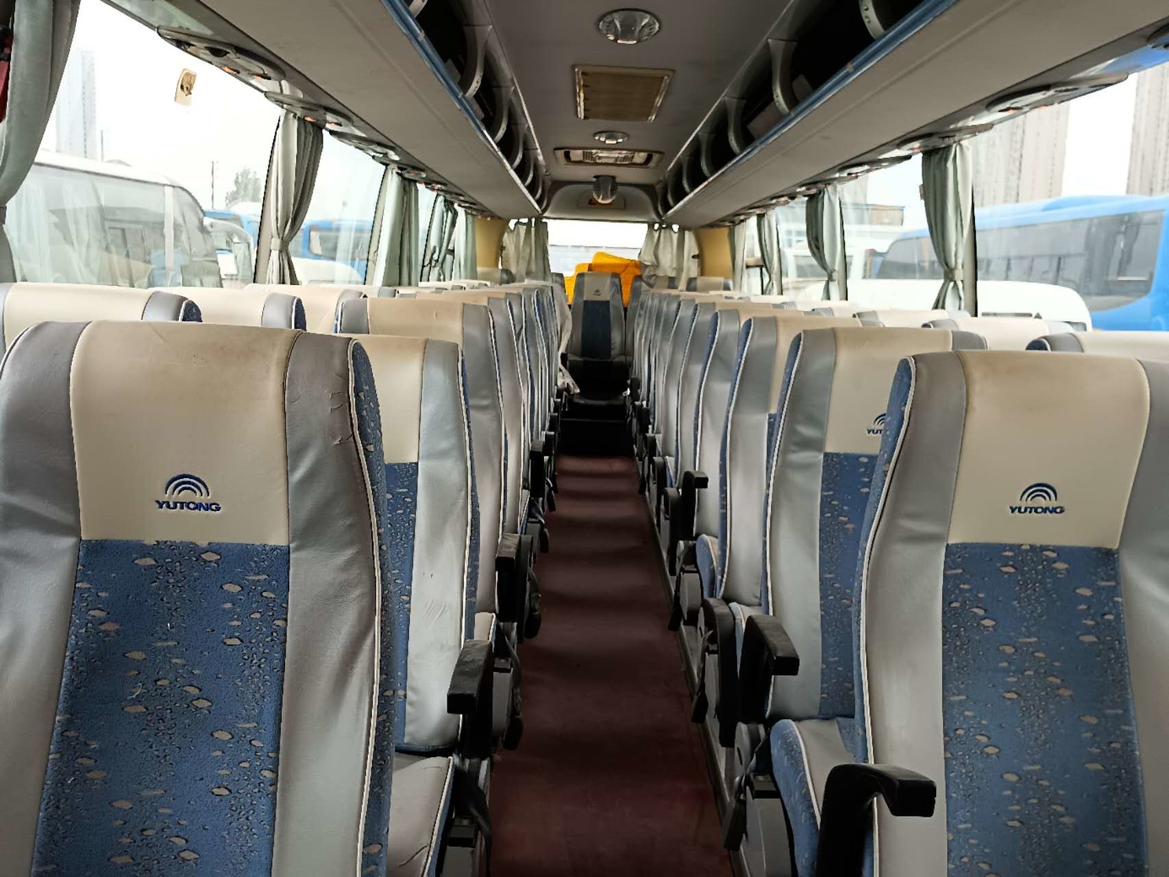 Right Steering Yutong Bus 49-51seater Second Hand Bus Zk6110 Rear Engine Tour Coach