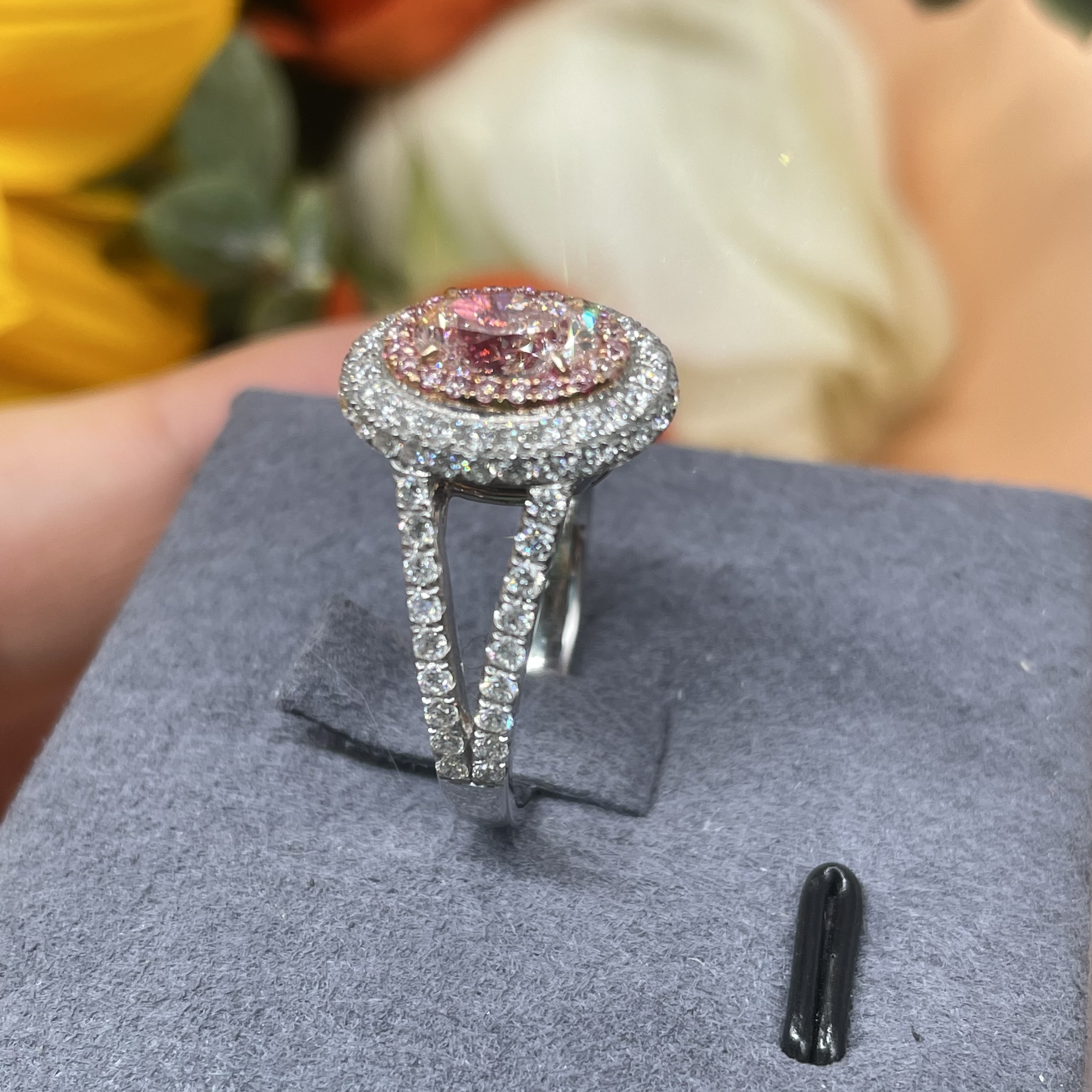 D 0.89ct D 0.938ct Lab Grown Pink Diamond Engagement Ring Oval Cut