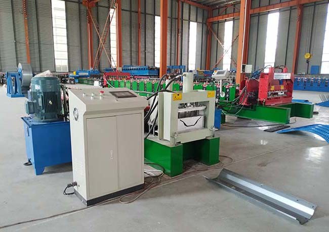 Cold Steel Hydraulic Decoiler Machine , Gutter Roll Forming Machine Customized Color