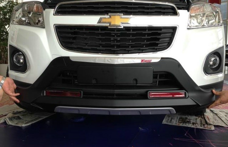 Plastic ABS Front Bumper Guard and Rear Guard for Chevrolet Trax Tracker 2014 - 2016