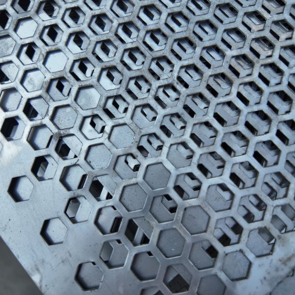 Hexagonal Perforated Metal Panel Sound Absorbing and Noise Reduction