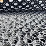 23mm Thickness Anti Slip Rubber Mats Non Slip Rubber Grass Mats For Equestrian