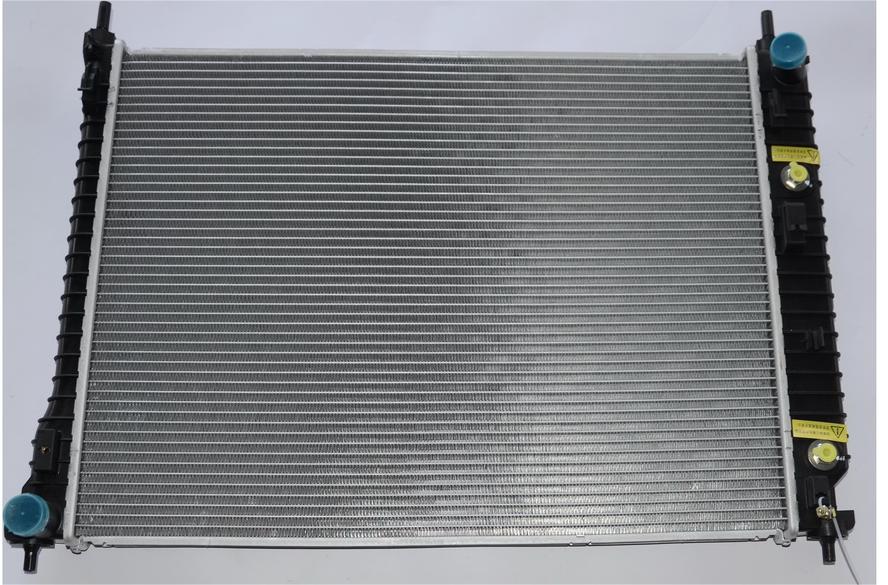 20777042 Captiva 2011 96800739 Auto Parts Cooling System Aluminum Radiator for Chevrolet