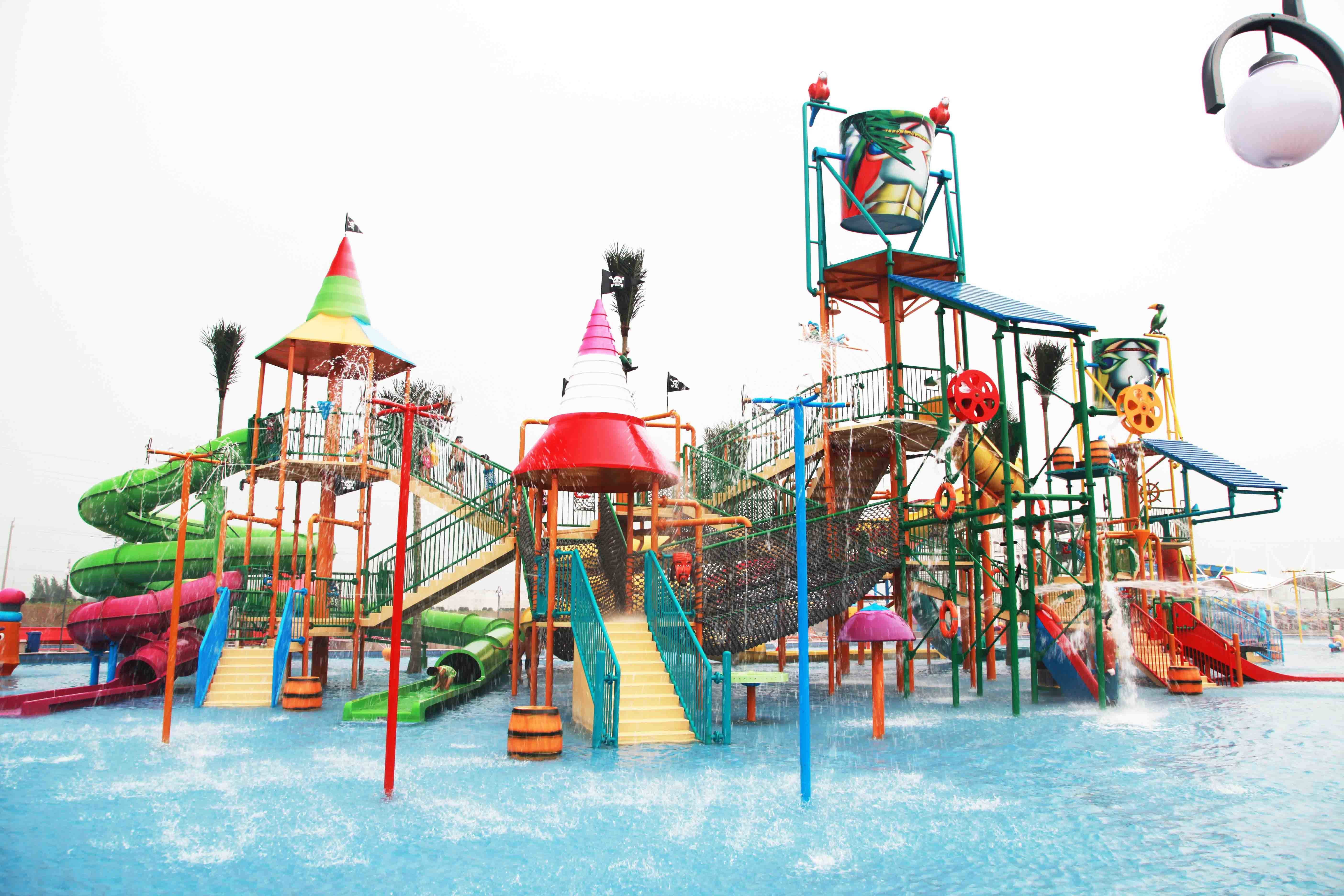Durable Aqua Playground With Waterpark Slides And Funny Water Bucket