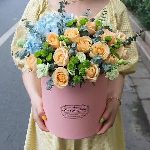 Customization Custom Printed Paper Tubes with Foil Stamp Surface Treat for Valentine's Day Flower Box