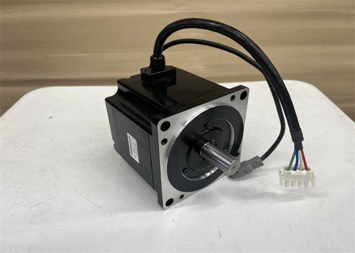 Yaskawa SGMPH-02AAA41 AC Servo Motor Brand New In Original Box 0