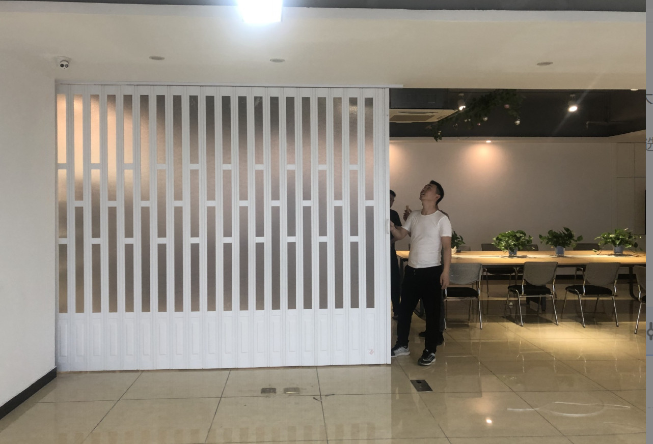Dirt Resistance PVC Accordion Doors Heat Insulation PVC Balcony Doors