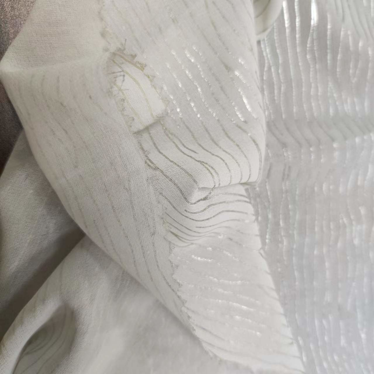 100% Polyester Silver Silk Cut Silk Lustrine Jacquard Chiffon Fabric 41G Breathable