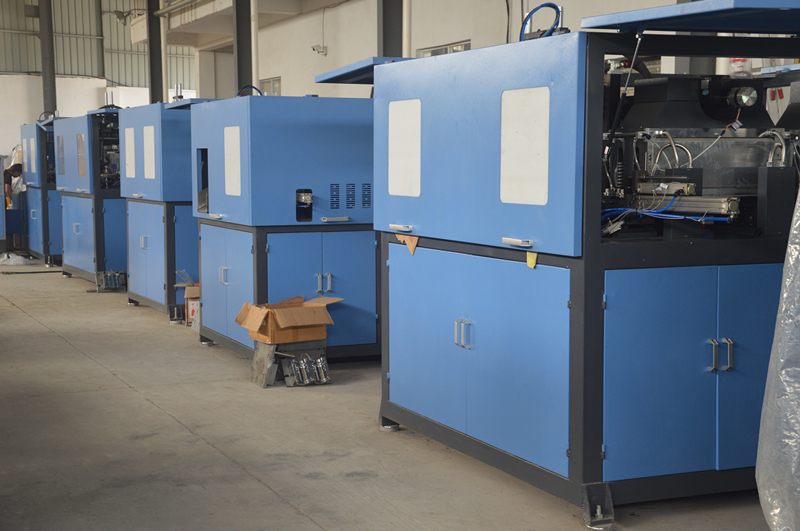 2000 Cavity 2 Cavity PET Bottle Blowing Machine for Smooth and Accurate Bottle Making