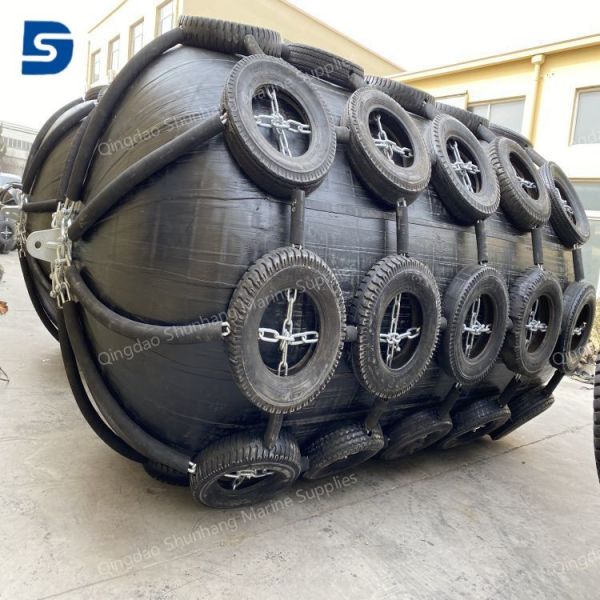 Ship To Ship Yokohama Boat Fender with 8 Years Lifespan and Durability
