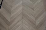 Invisible Lacquered Natural Oak Chevron Parquet Flooring，45 degree