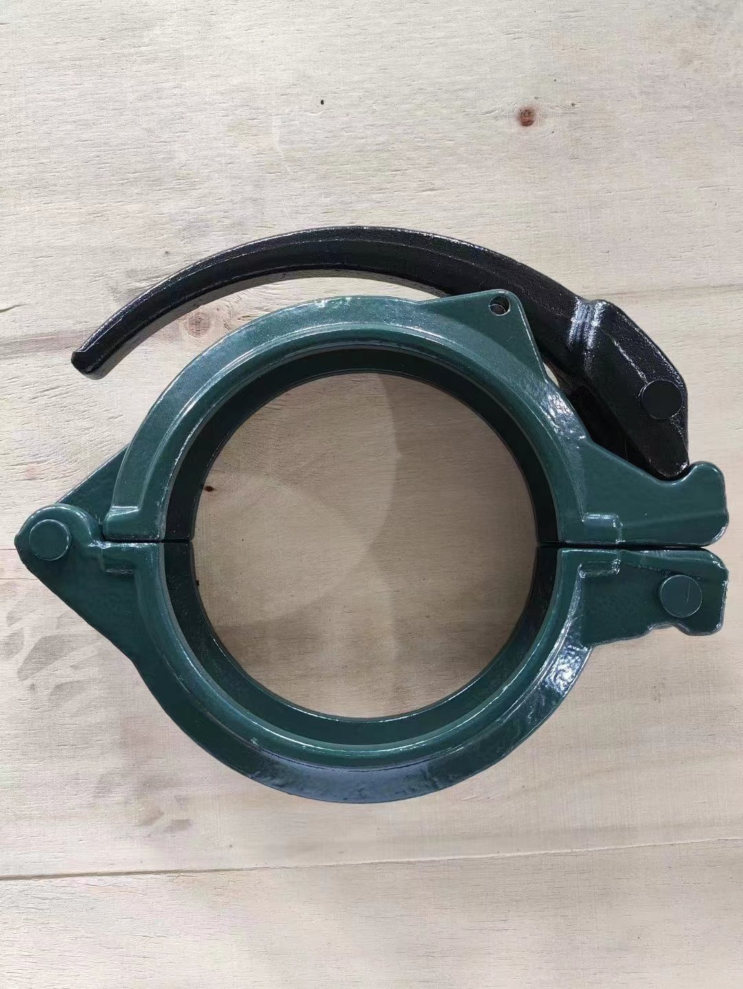 Pipe clamp Spare Parts for Putzmeister Sany zoomlion Concrete Pump Trucks with different colors