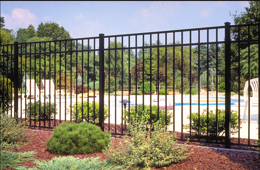 H7ft Residential Steel Fence Panels , Non Corrosive Steel Picket Fencing