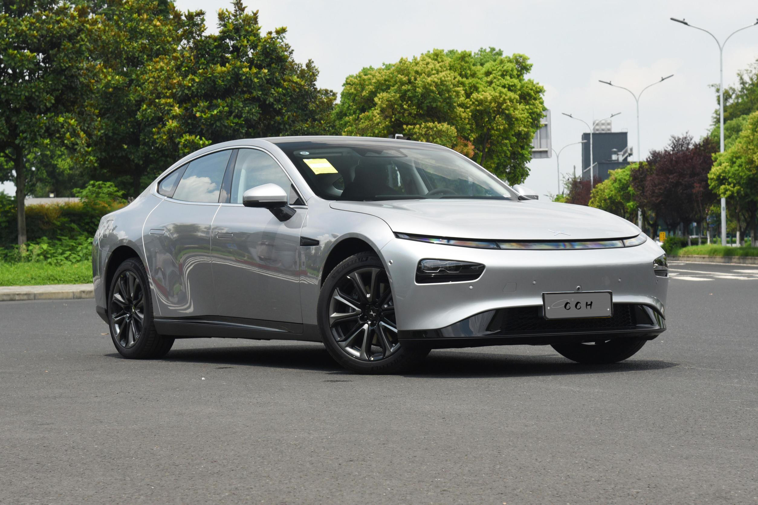 Xiaopeng P7 4Wd 480G 562 625E 670 700Km 1000km High Speed Electric Car