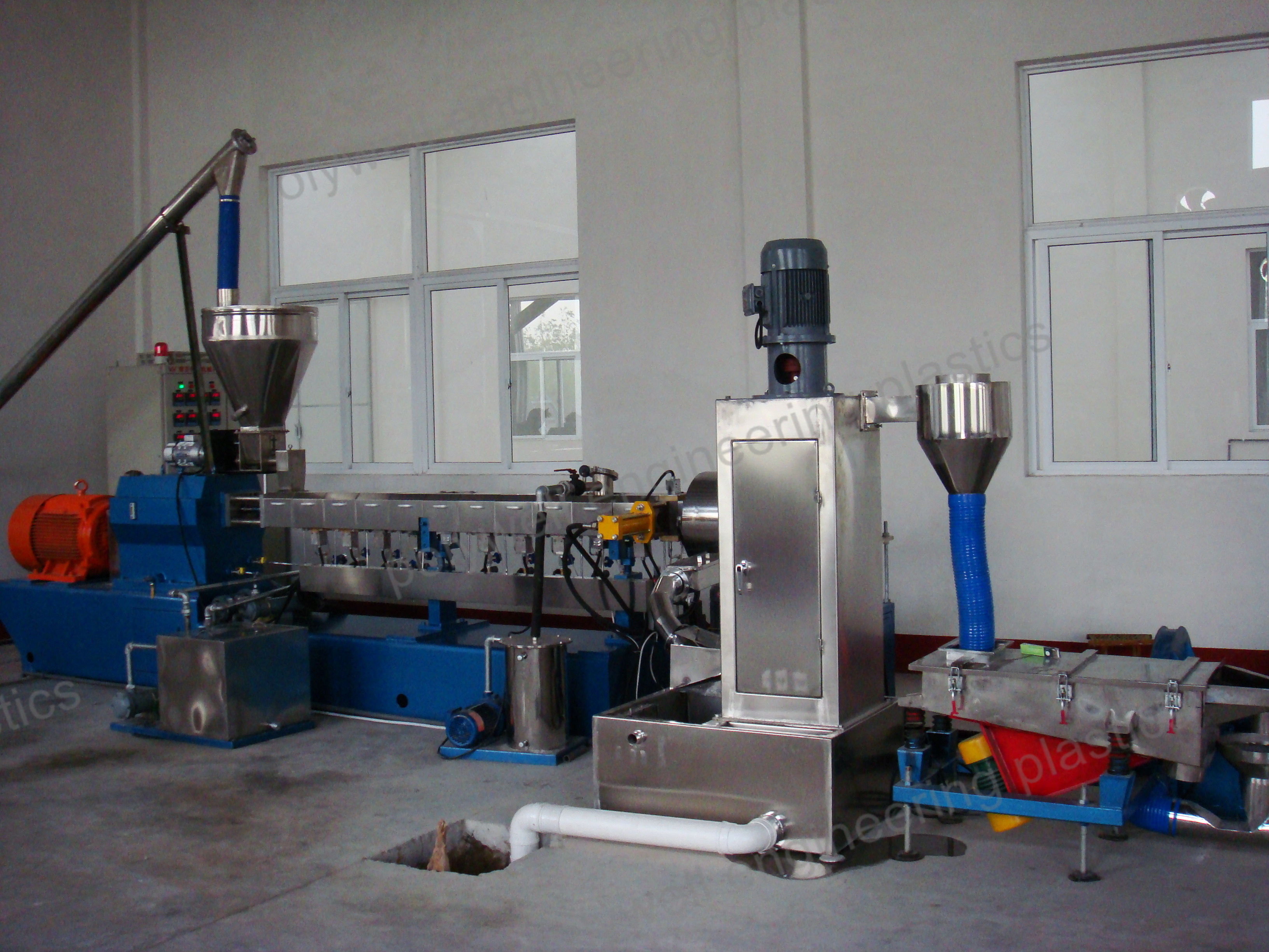 PA66 Plastic Granulator Machine , Plastic Recycling Pellet Machine Lower Power Consumption