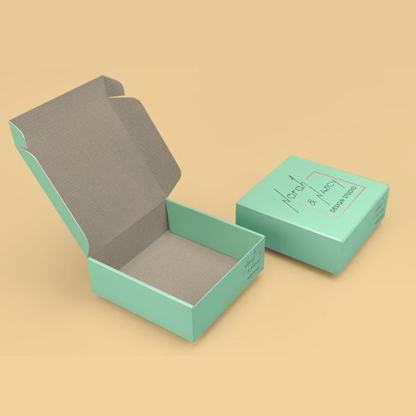 Small Durable Apparel Packaging Boxes Corrugated Cardboard Square Shipping Box