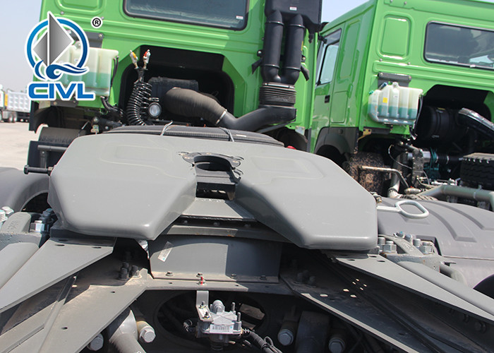 SINOTRUK HOWO Tractor Truck LHD 6X4 Euro2 420HP 10 Tires Tow Truck Color Customizable Prime Mover Truck