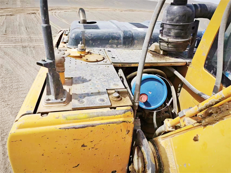 Good Condition 20 Ton Used Hyundai 210 Wheel Excavator in Korea 1.05m3 Bucket Capacity
