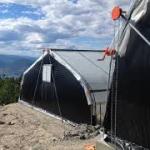 Load 15KG/M2 Black Out Light Deprivation Greenhouse With Ridge Vents
