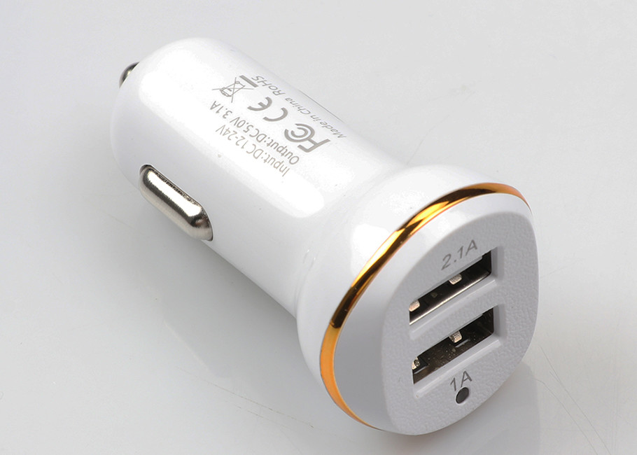 Dual USB Output Car Charger Adapter 5V 3.1A PC Material Over Temperature Protection