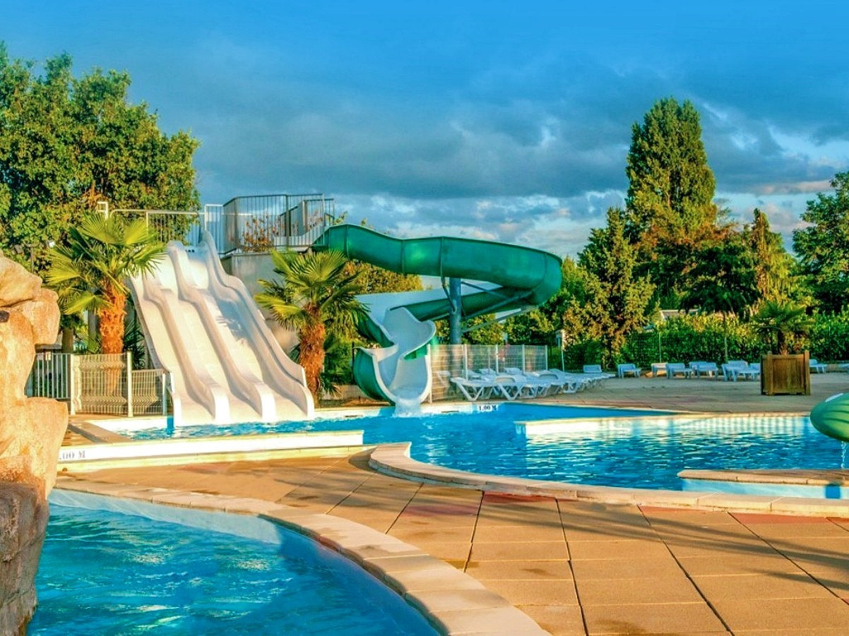 Customized Water Park Swimming Pool Design Water Sport Activity Fiberglass Slide