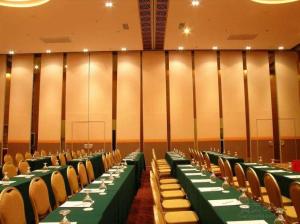 Wholesale Malaysia Soundproof Aluminium Wooden Sliding Partition Wall 85mm Thickness from china suppliers