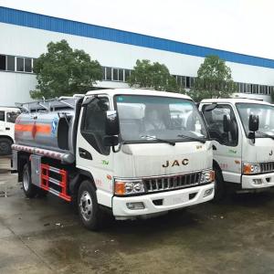 China 5 Ton Small Oil Fuel Tank Truck 90km/H 5000L JAC Carbon Steel on sale