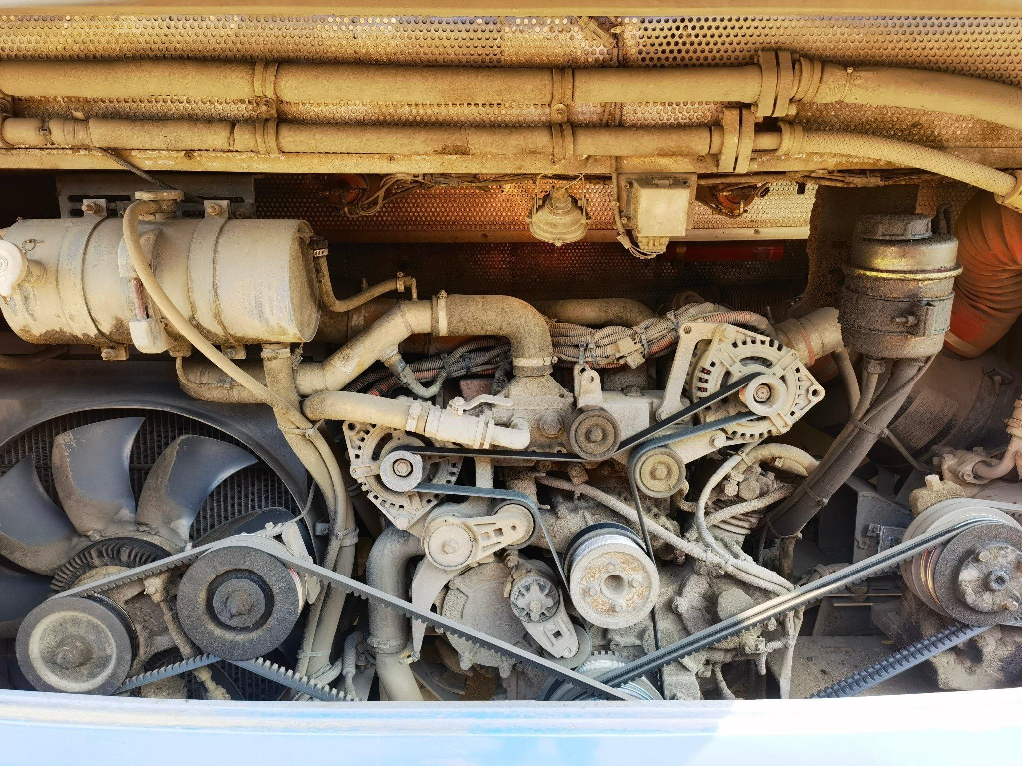 30seats 2+2 Layout Golden Dragon Mini Bus Vehicle Tourist XML6807 Rear Engine Bus
