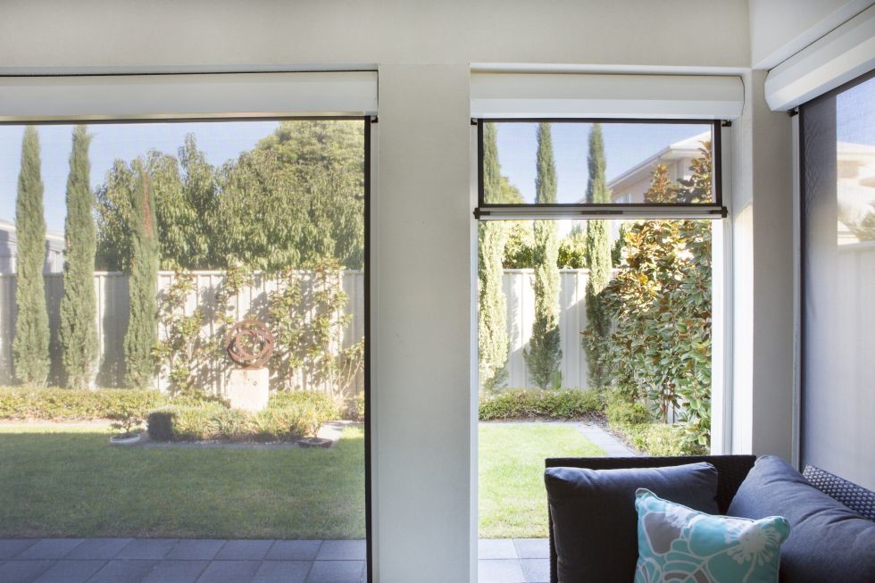 Vertical Window Retractable Awning Remote Courtyard Rolling Curtains