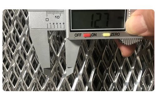 Architectural Decorative Metal Mesh PVC Coated/Galvanized Aluminum Expanded Stretch Metal Mesh for Building Cladding Facade