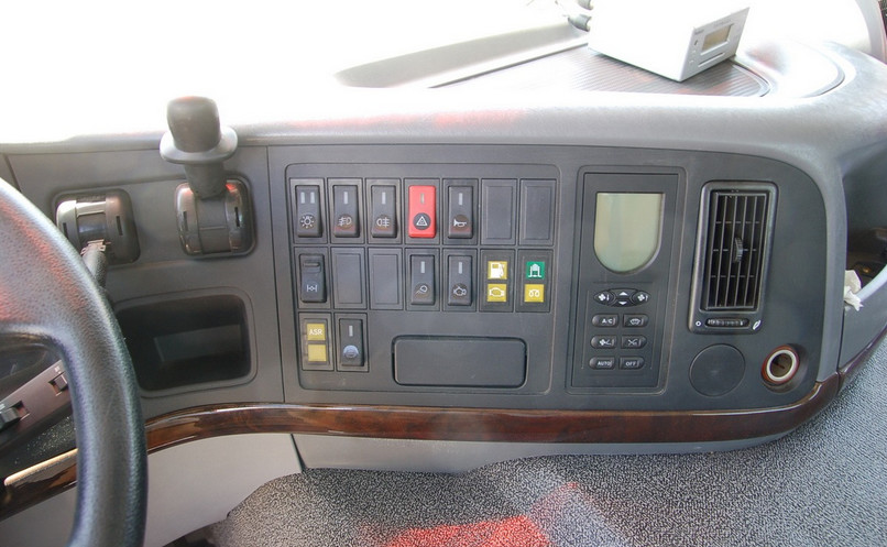 EuroII Sigle Sleeper Sino Truck 10 Wheel Tractor Head 371hp Prime Mover Right Hand Drive Tractor