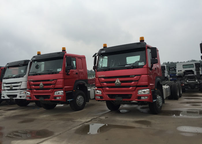 Mining Industry Sinotruk Howo Dump Truck 336HP 6X4 RHD 30 Ton White / Red / Green