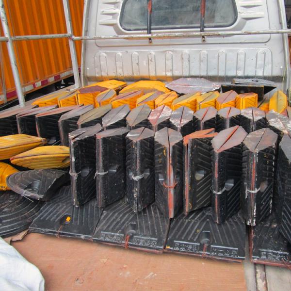 Easy Instal Heavy Logistic Cast Metal Driveway Speed Bumps