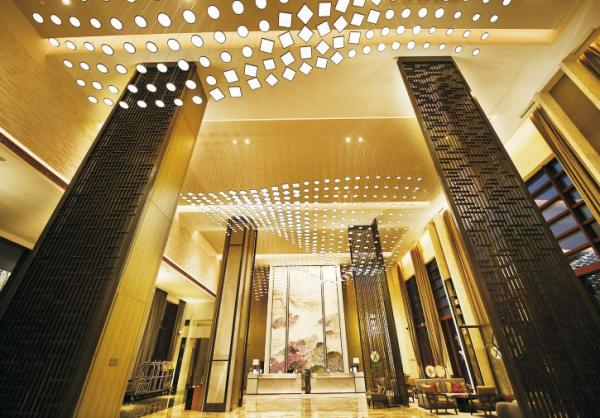 Customized Smart Elegant Extra Large Chandeliers Contemporary Wave Led