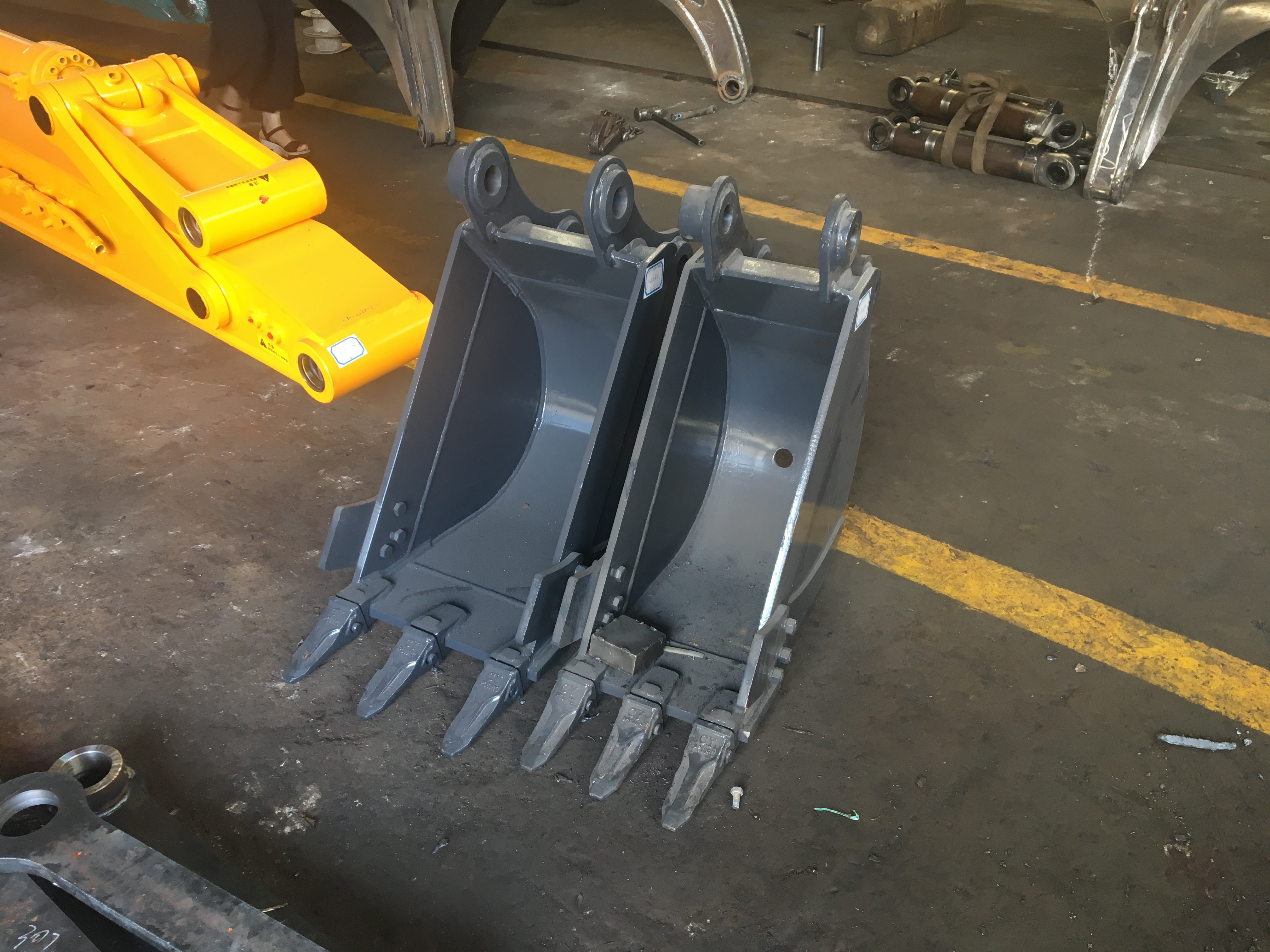 Customized PC100 10t Excavator Drainage Bucket Q355b Alloy Steel