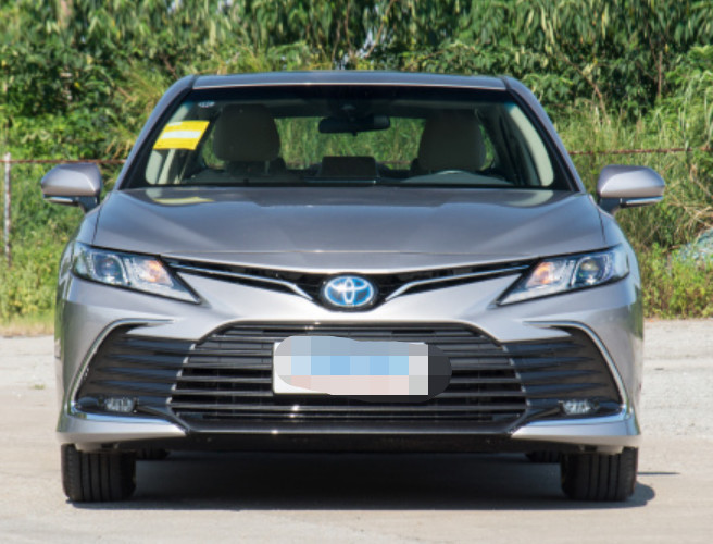 Toyota Camry 2022 dual engine 2.5HE elite Plus version 4 Door 5 seats 3 space Medium car
