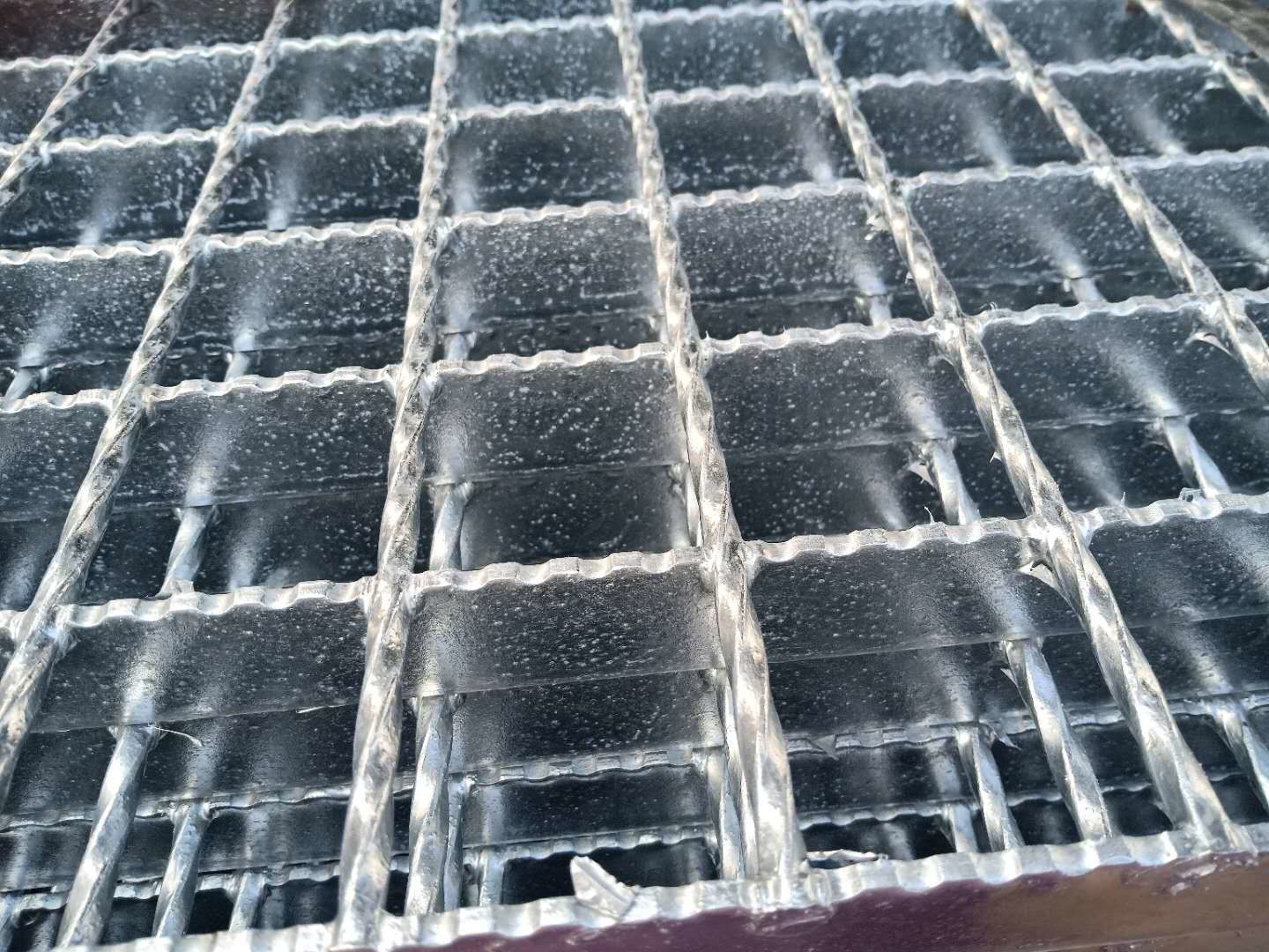 Plate Thickness 2.5mm Platform Serrated Steel Grating