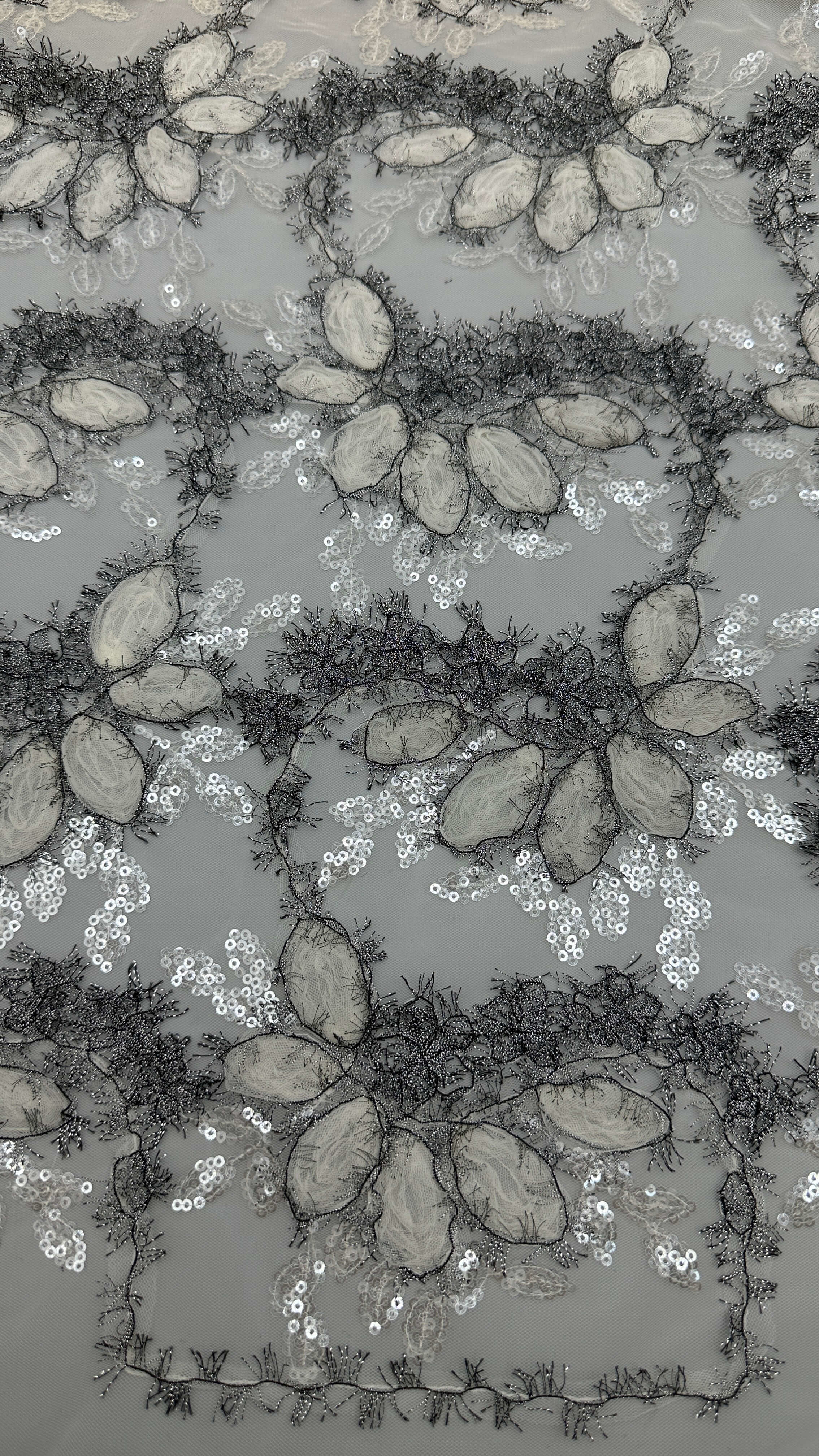 100% Polyester Sequin Metallic Lace Fabric Luxury Breathe And Elegent Sequin Fabric