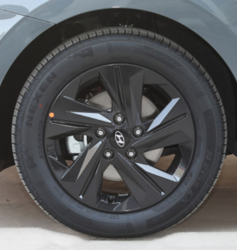 Hyundai Elantra 2022 1.5L CVT GLS Leading Version 4 Door 5 Seats Sedan