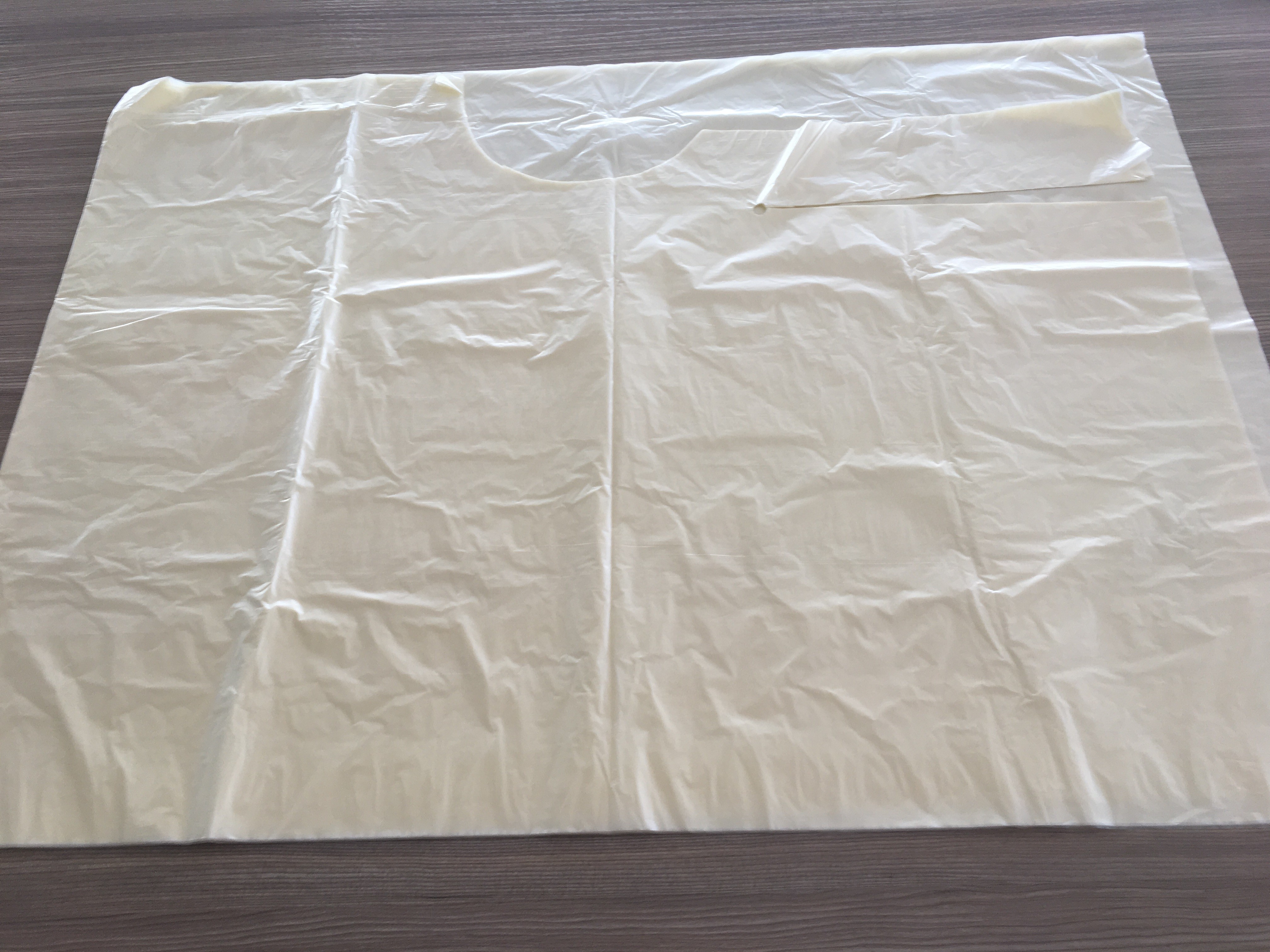 Beauty Salon PE Disposable Hairdressing Capes / Disposable Barber Cape Waterproof