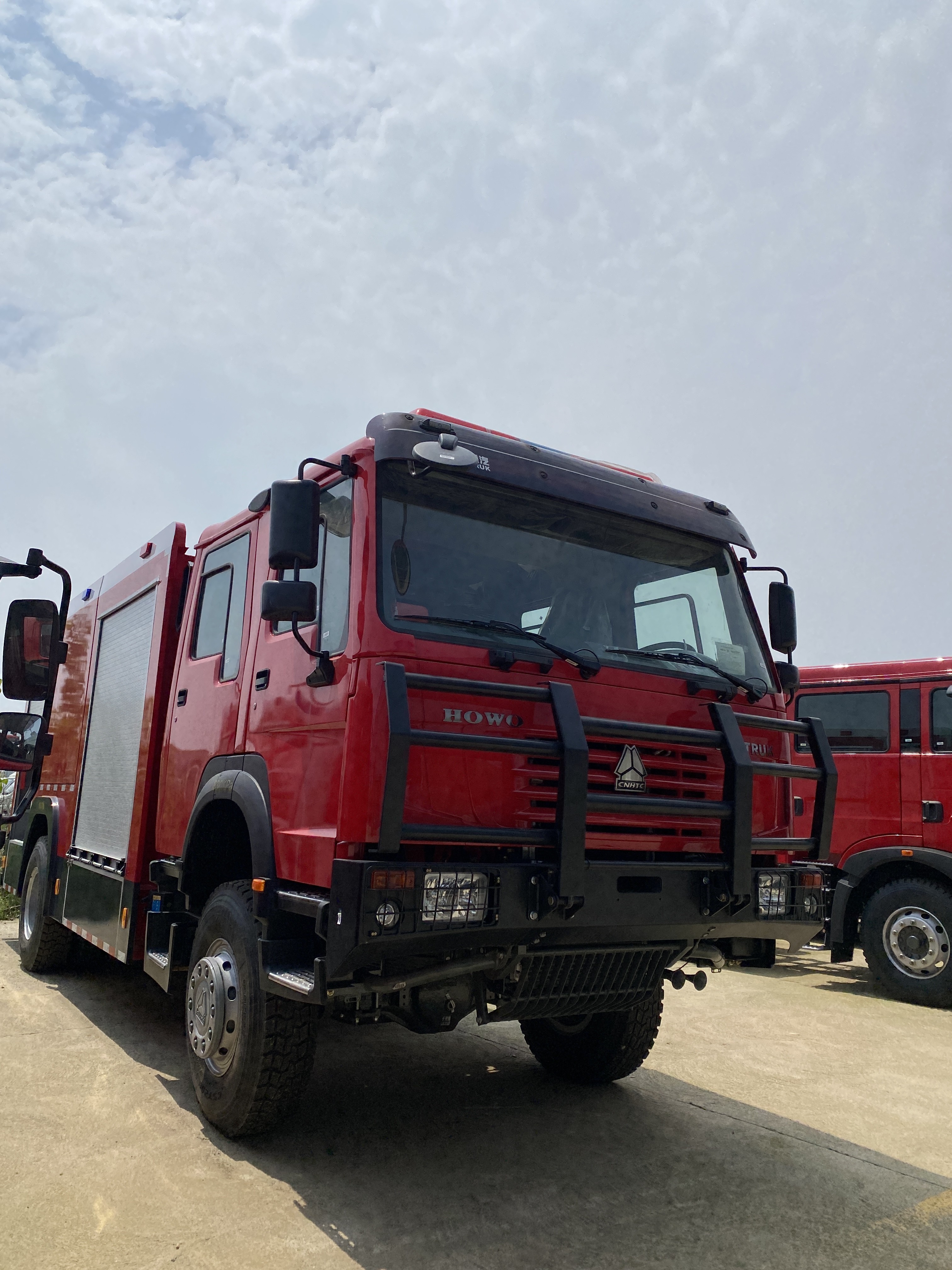 Howo 16ton Water And Foam Tank Fire Vehicle Fire Engine Fire Fighting Truck