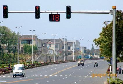 Cast Aluminum Street Light Pole 5-15m 132KV Traffic Control Signs Customized