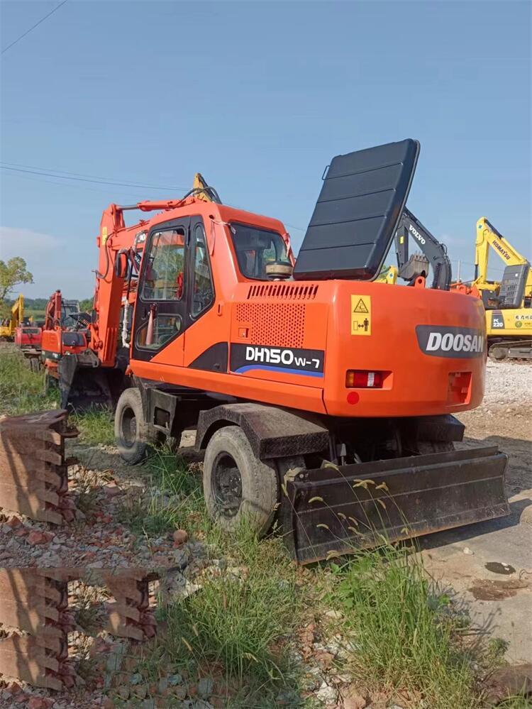 Doosan DH150-7 DH150 Excavator with Original Hydraulic Valve and 96KW Power in Korea