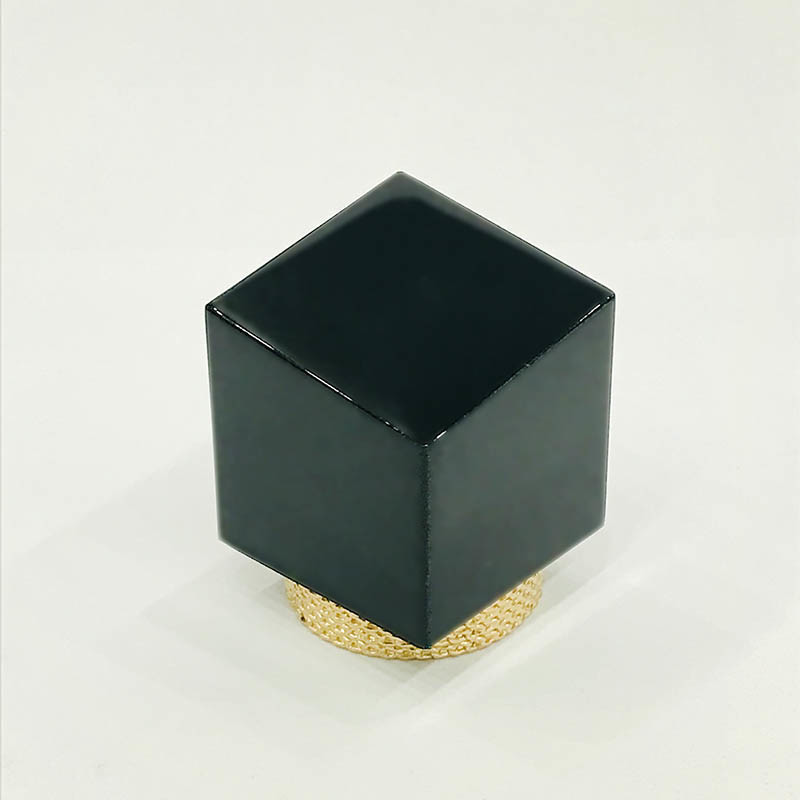 Creative Zinc Alloy Black Color Metal Zamac Perfume Bottle Cap