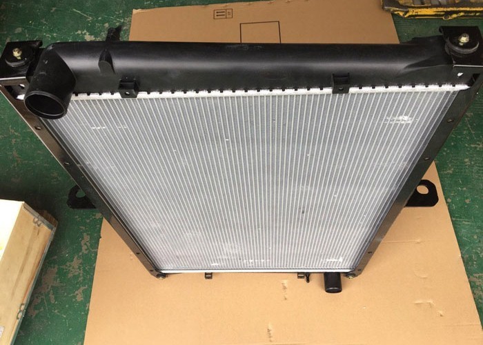 Aluminum ISUZU CXZ Parts Euro Five Radiator Assembly 8982122151 Two Water Pipe Extremly Cold