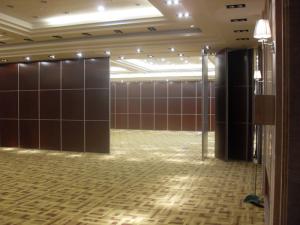 China Sliding Room Dividers For Banquet Hall with Acoustic Leather Soft Cover Surface on sale