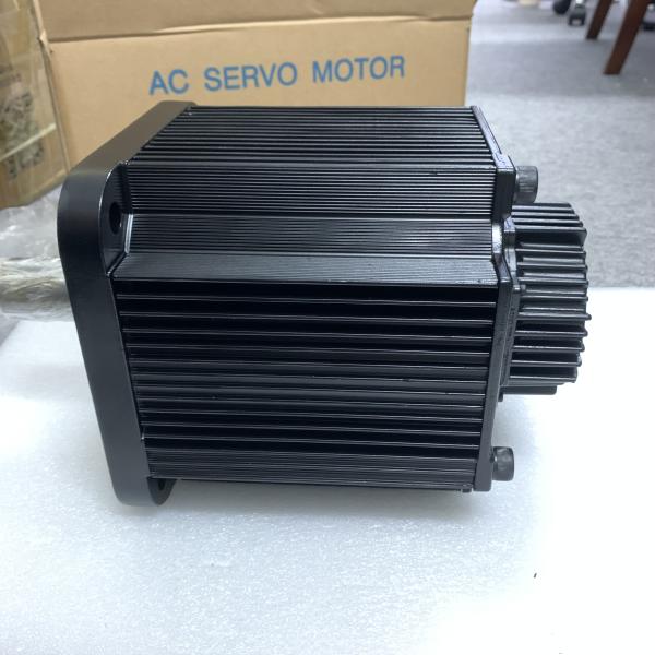 Yaskawa SGMGH-44D2A61-OY AC SERVO MOTOR 4.4KW 400V 1500RPM 16.5A NEW