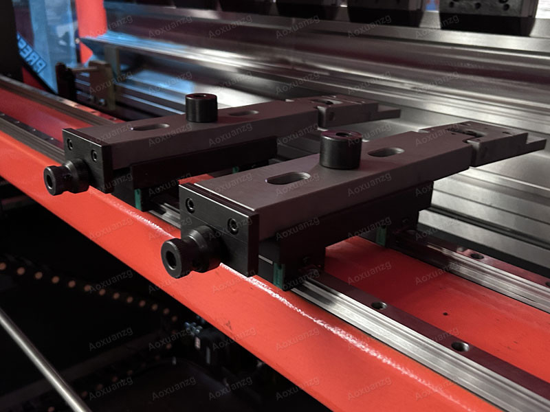 WE67K Delem DA58T 4+1 Axis CNC Metallugy Metal Progressing Bending Machine Hydraulic Press Brake