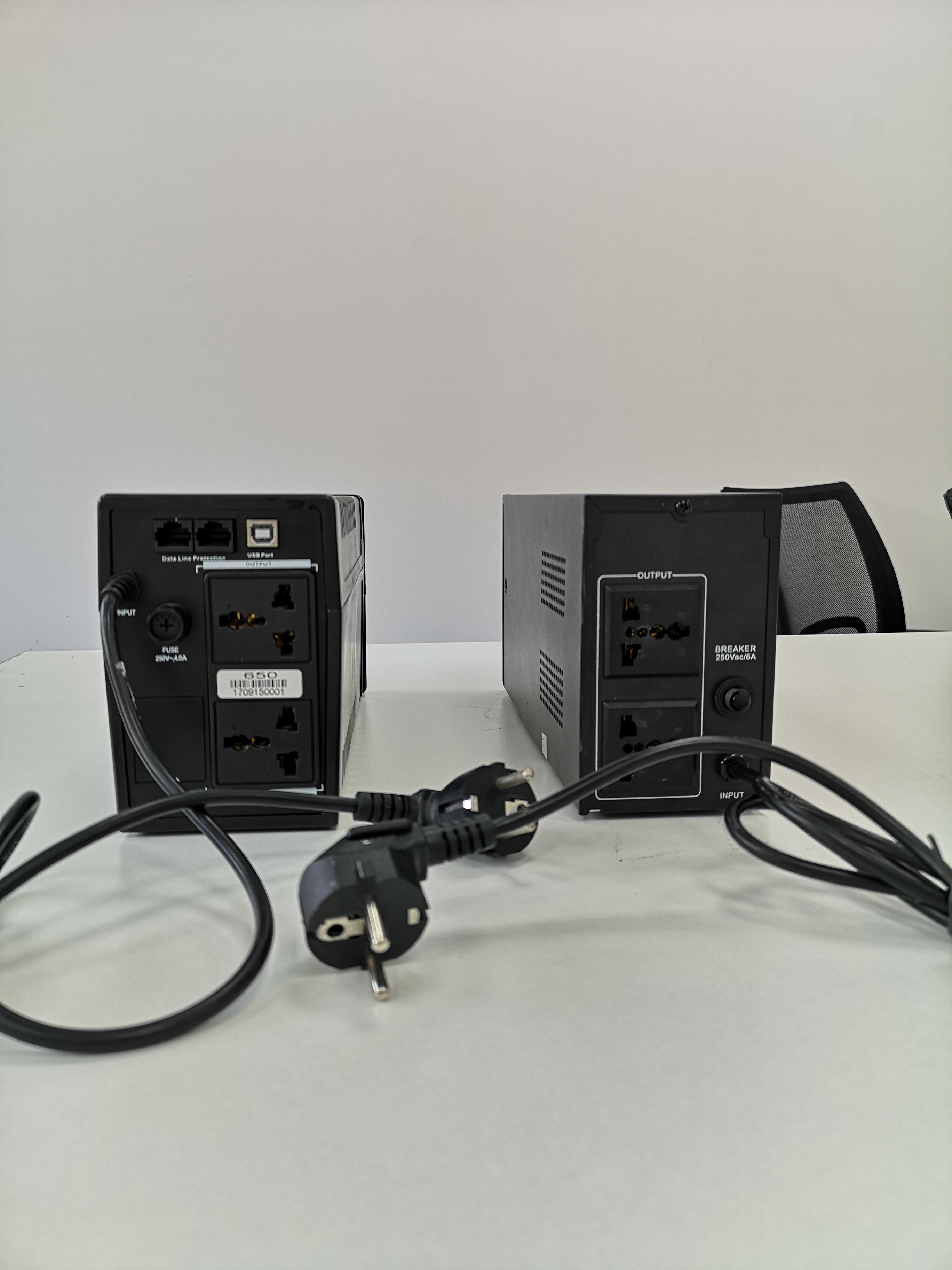 Single Phase 220V 100W PWM UPS